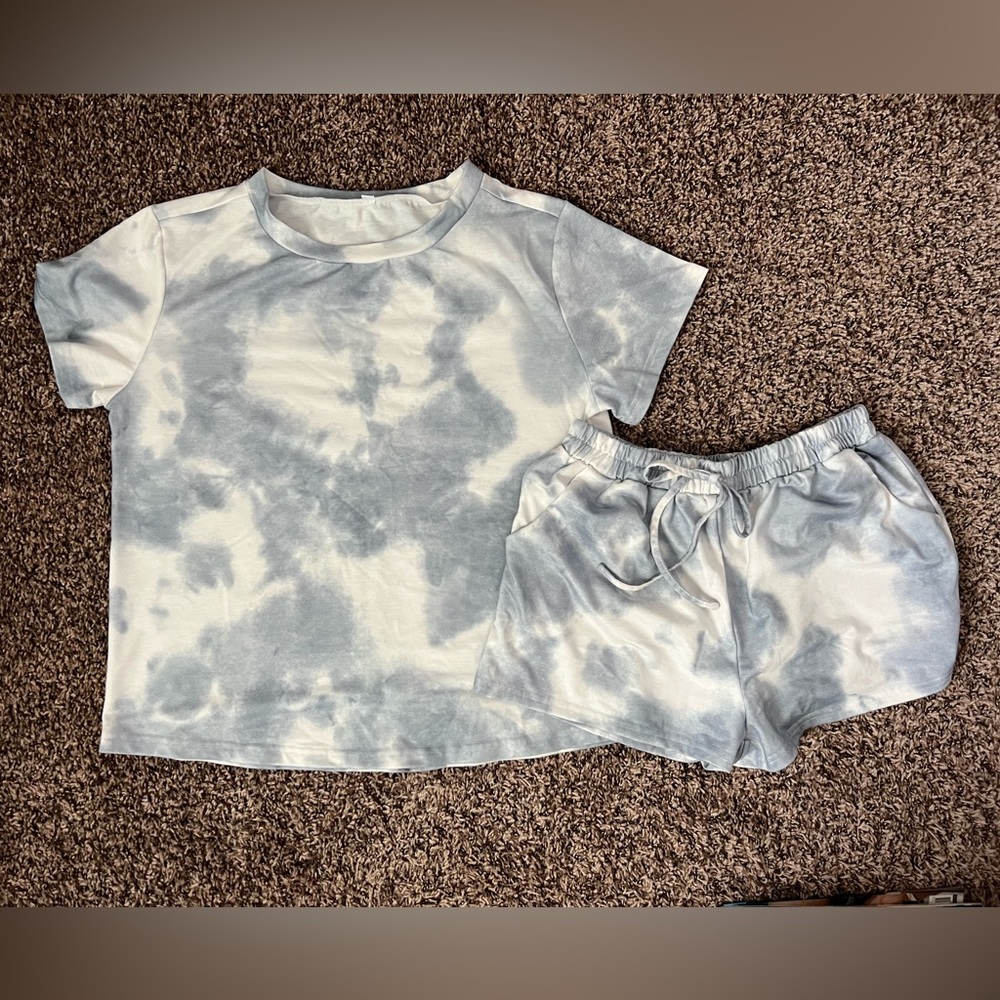 Tie dyed short set…☀️